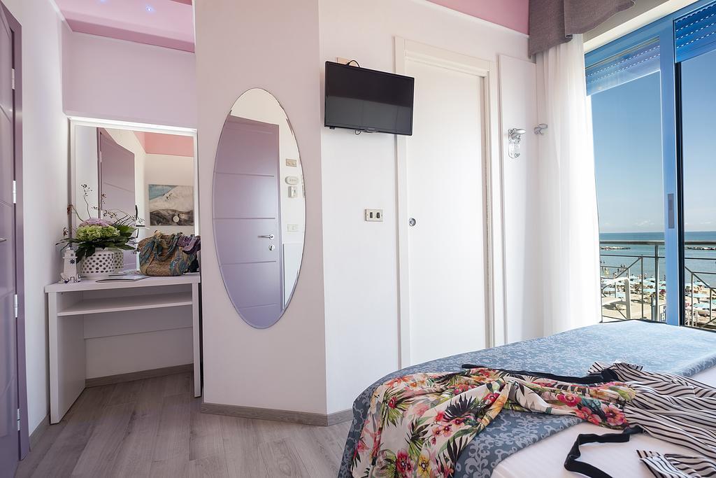 Hotel Eliseo Bellaria-Igea Marina Exterior photo
